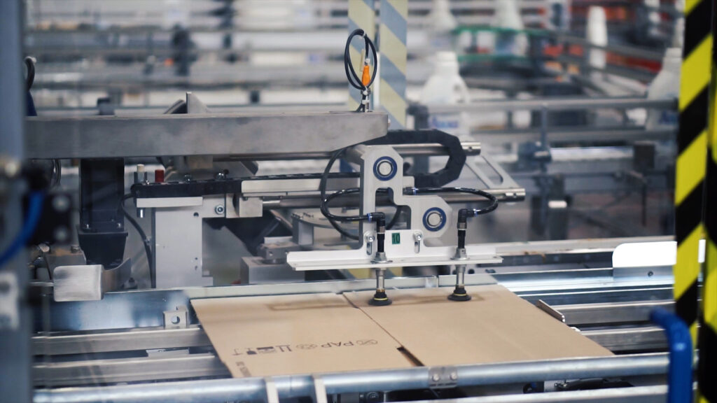 Cardboard box packing machine